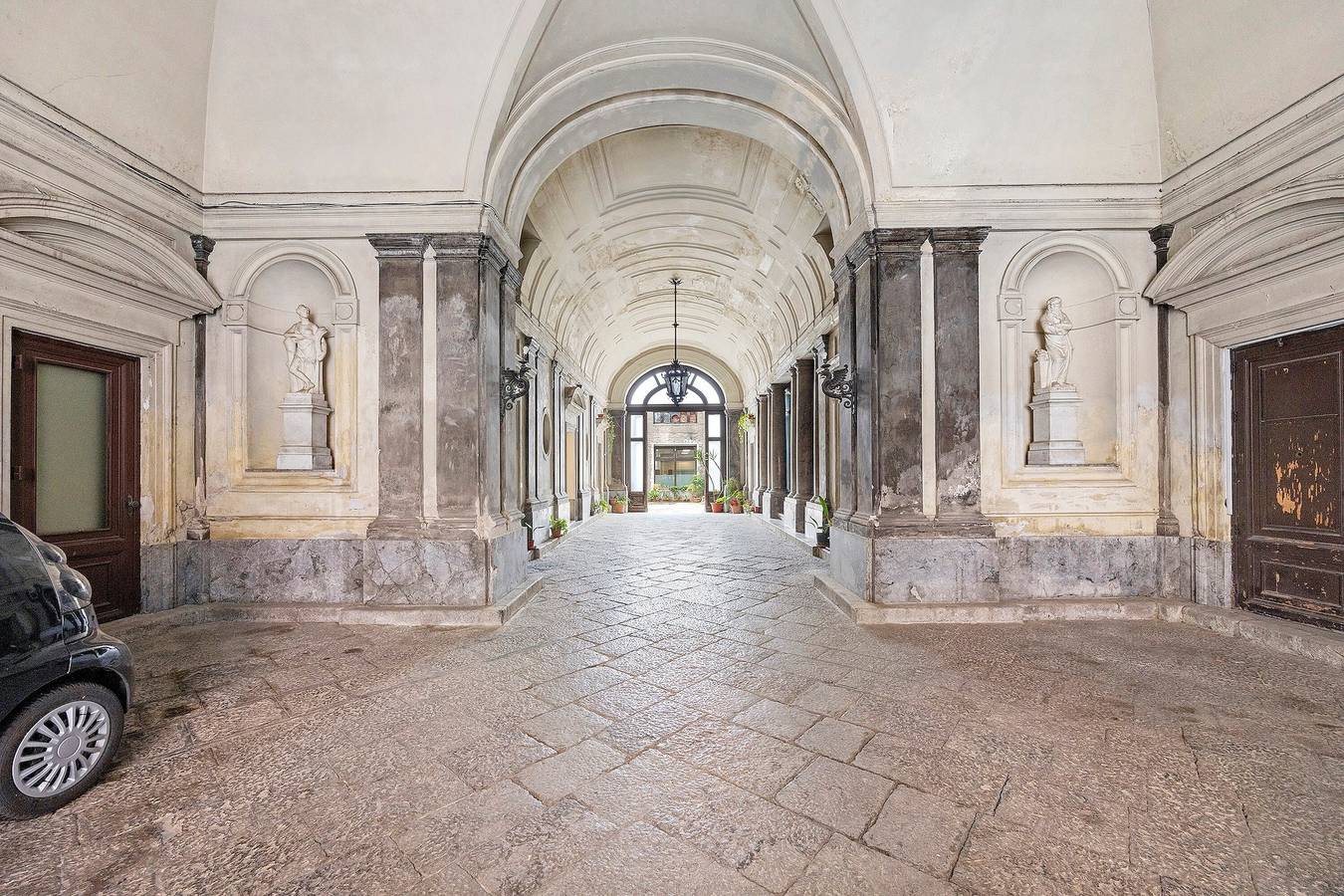Apartamento 'Al Palazzo Del Principe Al Massimo' com Wi-Fi e Ar Condicionado in Palermo, Palermo (província)