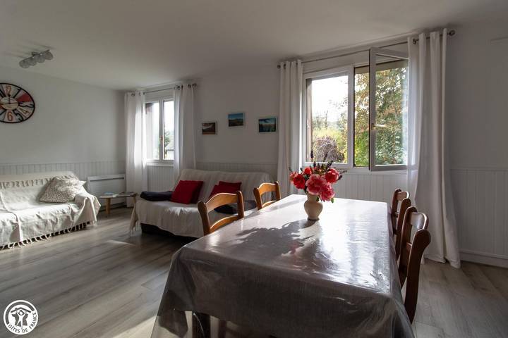 Gîte pour 5 personnes, avec jardin à Besse-et-Saint-Anastaise - 2