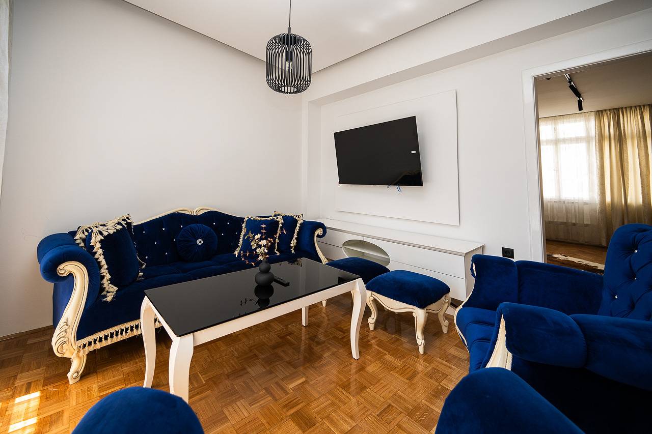 Entire apartment, Design 114m2 Three-Bedroom Apartment - Main Street in Sarajevo, Bosnia and Herzegovina