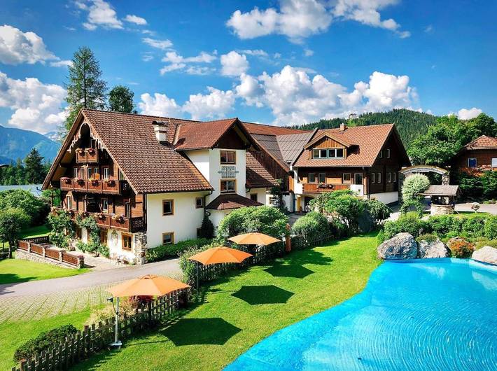 Privatzimmer für 4 Personen, mit Balkon und Terrasse sowie Garten und Pool in Ramsau am Dachstein - 2