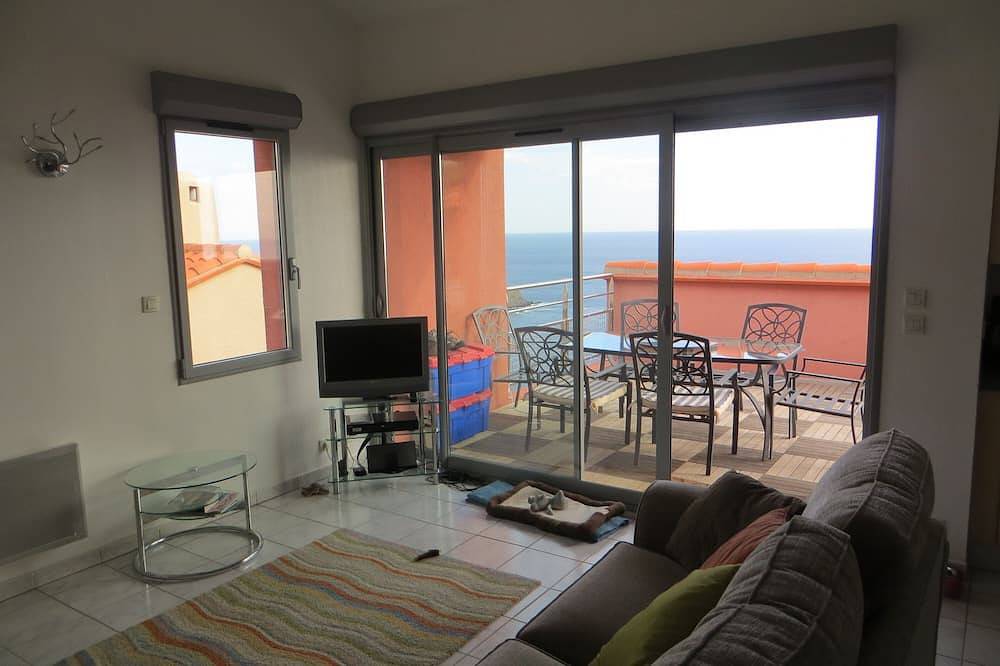 Appartement entier, Appartement neuf avec splendide vue mer et piscine in Côte Vermeille, Cerbère