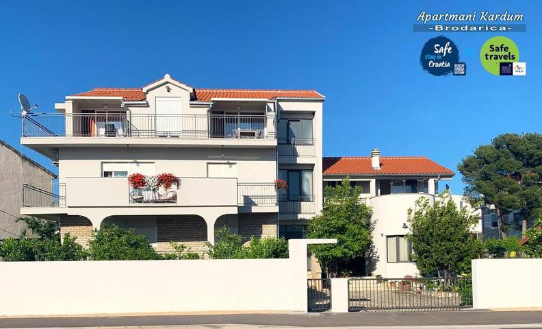 Maison d’hôte pour 2 personnes, avec Balcon et Terrasse ainsi que Jardin et Vue à Šibenik