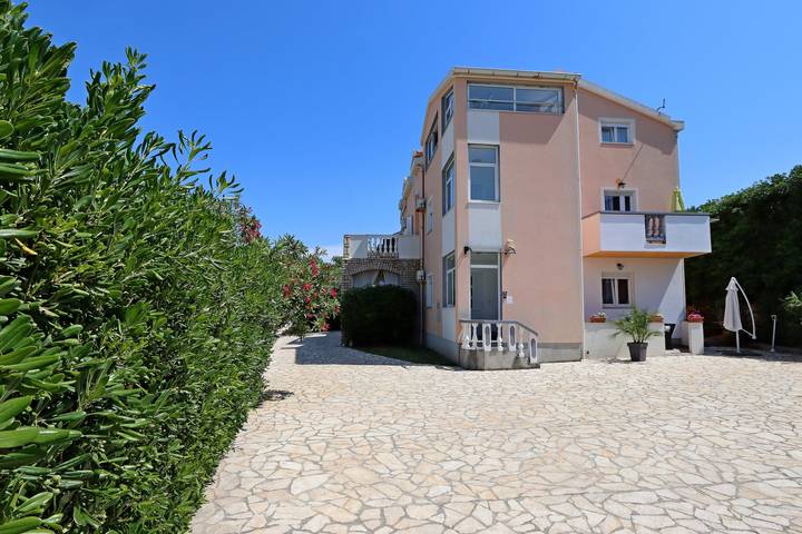 Ferienwohnung für 2 Personen, mit Balkon/Terrasse und Pool auf Pag - 4