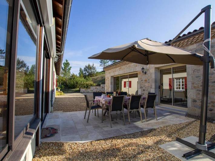 Location de vacances pour 4 personnes, avec jardin ainsi que terrasse et piscine à Villamblard - 3