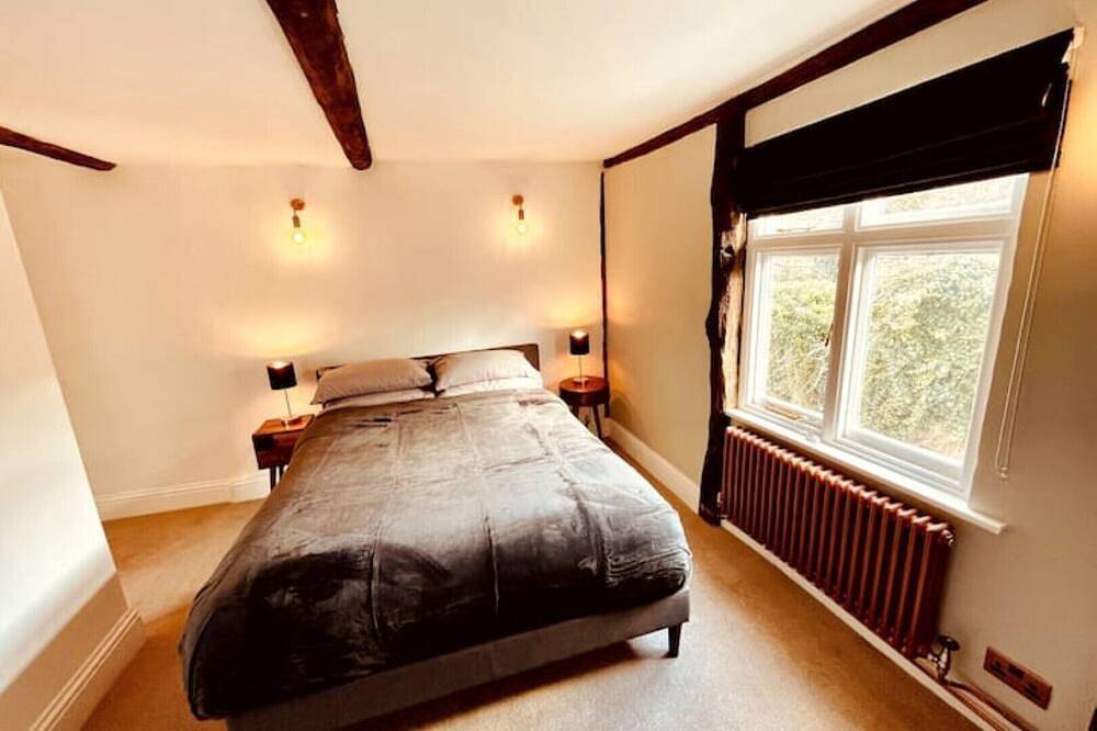 Abbey Gardens Cottage - Grade Ii listed cottage in the very heart of town. in Bury St Edmunds, Suffolk