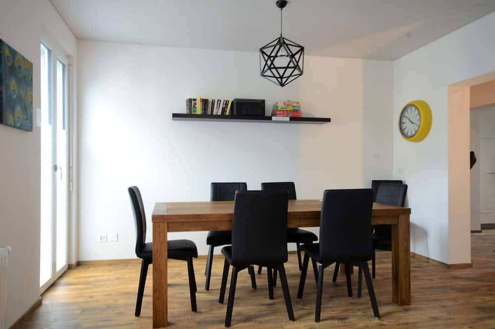 Entire apartment, Stylish new apartment located 3 mins walk from Interlaken West station. in Interlaken, Lake Thun