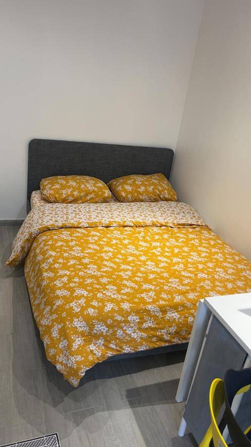 Appartement entier, One-Bedroom Apartment in Élancourt, Yvelines