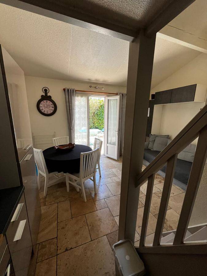 Two-Bedroom House in Forcalqueiret, Côte méditerranéenne (France)