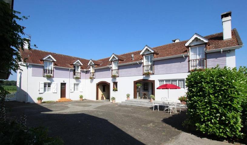 Location de vacances pour 6 personnes, avec Terrasse et Jardin à Lucq-de-Béarn