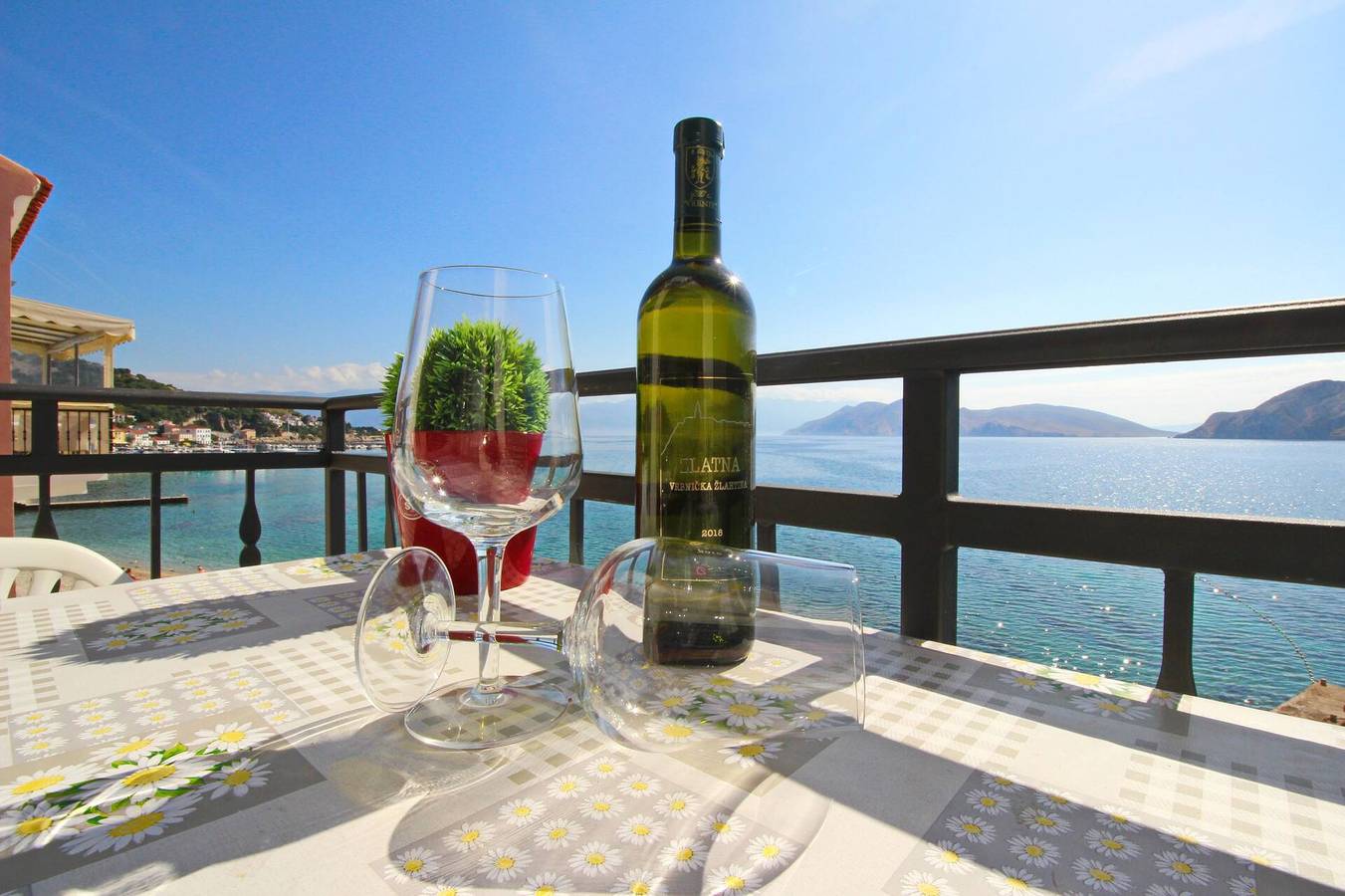 Ganze Wohnung, Studioapartment Mihovil – in der Nähe des Strandes, mit Meerblick in Baska, Krk
