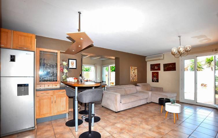 Modernes Apartment mit Terrasse und Parkplatz, 400m zum Stadtzentrum in Saleilles, Côte d'Améthyste