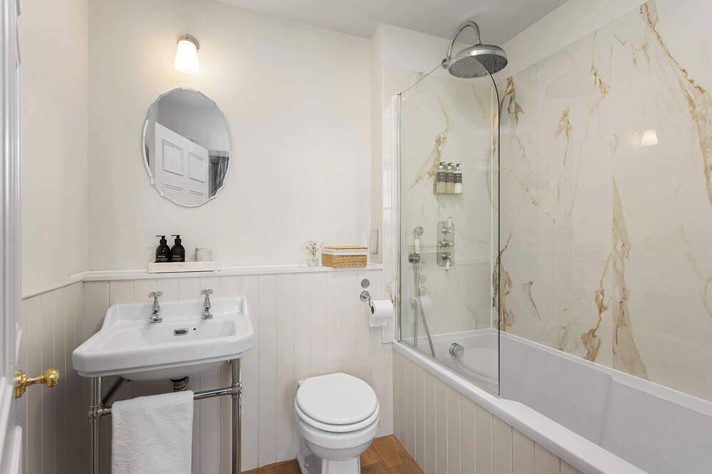 Stuart Suite in Leith, Edinburgh