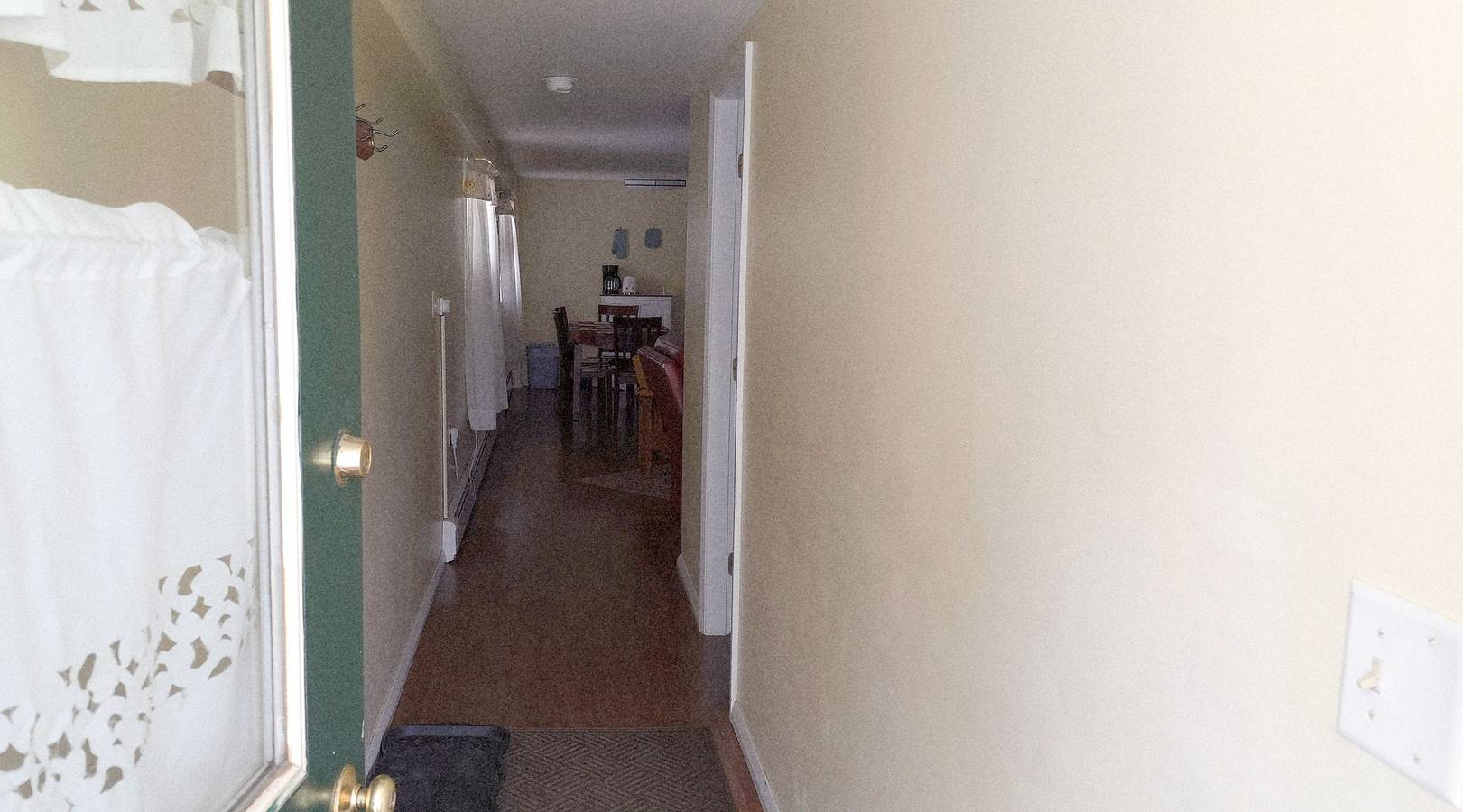 Entire apartment, 1st Floor Porch Suite in Franklin County (Maine)