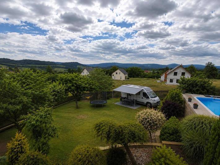 Camping für 10 Personen, mit Pool und Garten sowie Ausblick in der Böhmische Schweiz