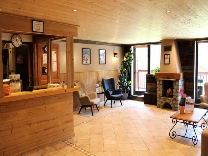 Chalet pour 8 personnes, avec sauna ainsi que piscine et balcon, animaux acceptés à Oz