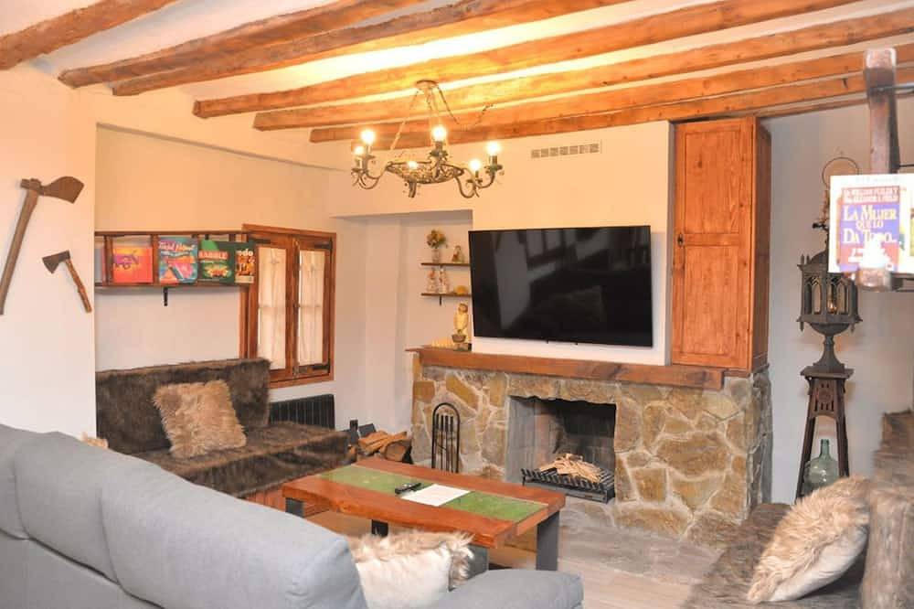 Appartement entier, Cadí - Tríplex para gurupos en La Pobla de Lille in La Pobla de Lillet, Pyrénées catalanes