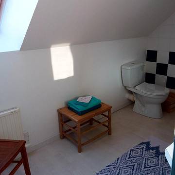 Chambre d’hôte pour 2 personnes, avec terrasse dans Le Mené