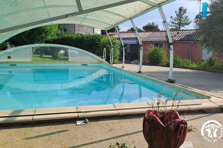 Location de vacances pour 5 personnes, avec jardin et piscine à Vénès