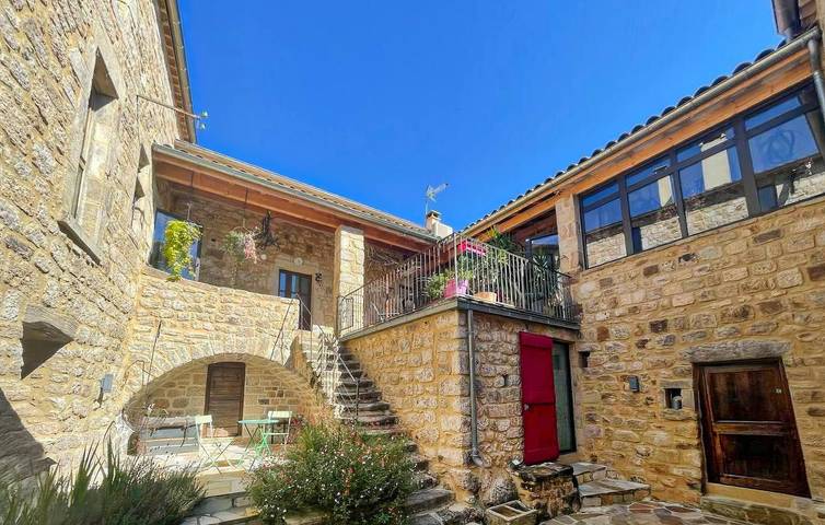 Acogedor apartamento de 1 dormitorio con piscina y jardín cerca del río La Beaume in Vernon, Parc naturel régional des Monts d'Ardèche