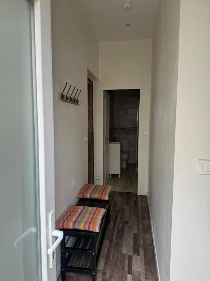 Appartement entier, One-Bedroom Apartment in Romilly-sur-Seine, Aube