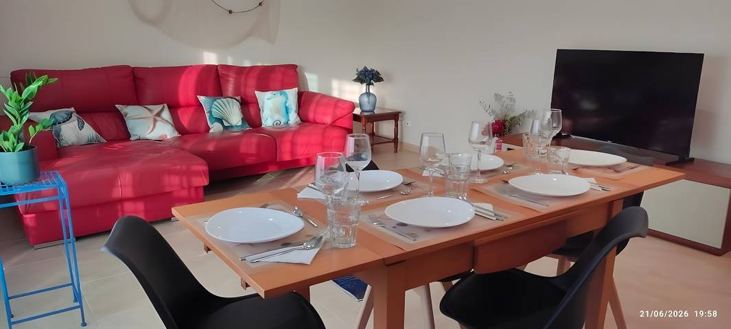 Hel lejlighed, 125 Azul Apartment - Olhão, spacious and bright with Wi-Fi and Air Conditioning in Pechão, Parque Natural da Ria Formosa