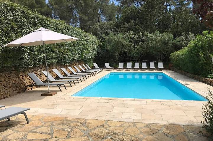 Apartamento de vacaciones para 8 personas, con jardín además de balcón y piscina - 1