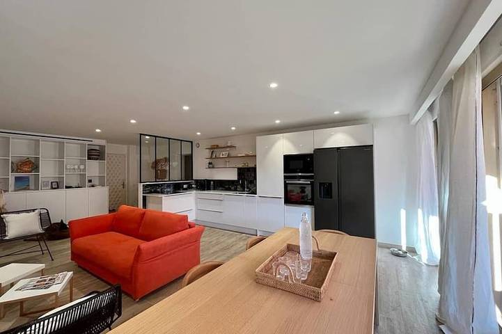 Appartement entier, Superbe appartement à 10 minutes à pieds de la plage et de la place des Lices in Saint-Tropez, Côte méditerranéenne (France)