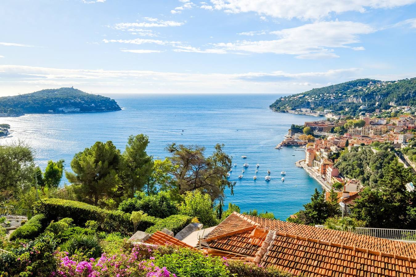 Entire apartment, Apartment 'Résidence Le Clos Charmerade' with Sea View, Wi-Fi, and Air Conditioning in Villefranche-sur-Mer, Mediterranean Coast (France)