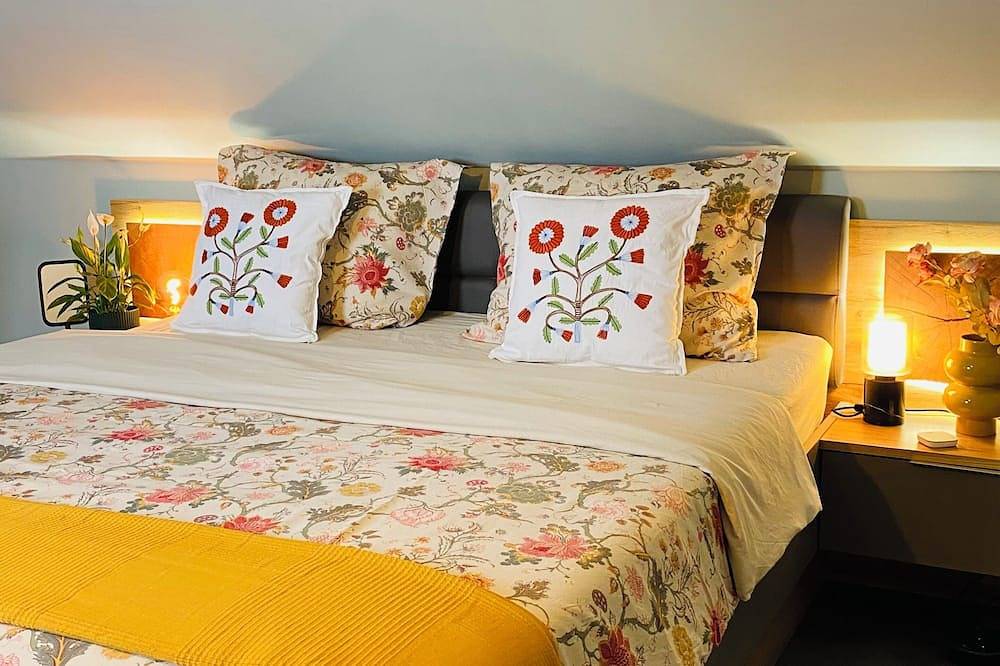 Cozy vacation and trade fair apartment directly on the Rhine - Wesseling in Wesseling, Rhein-Erft-Kreis