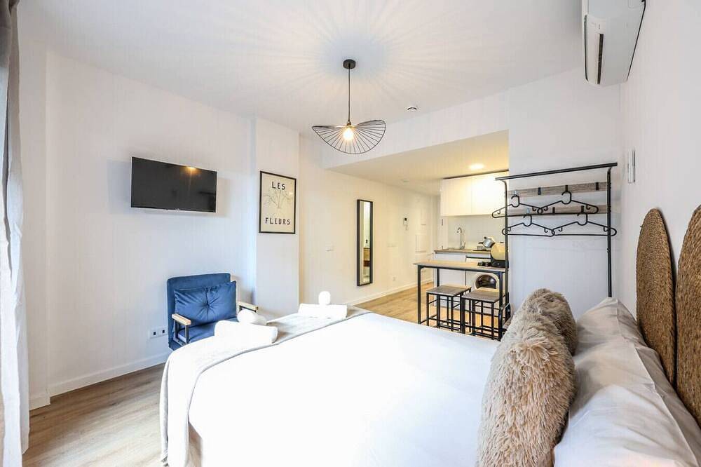 Apartamento entero, Elegant Studio with Private Terrace by Rentitup in San Sebastián de los Reyes, Provincia de Madrid
