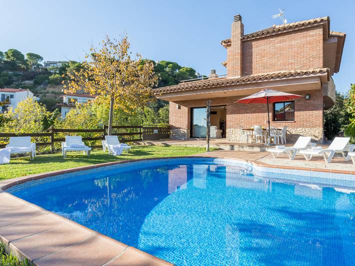Villa für 8 Personen, mit Terrasse und Garten - 1