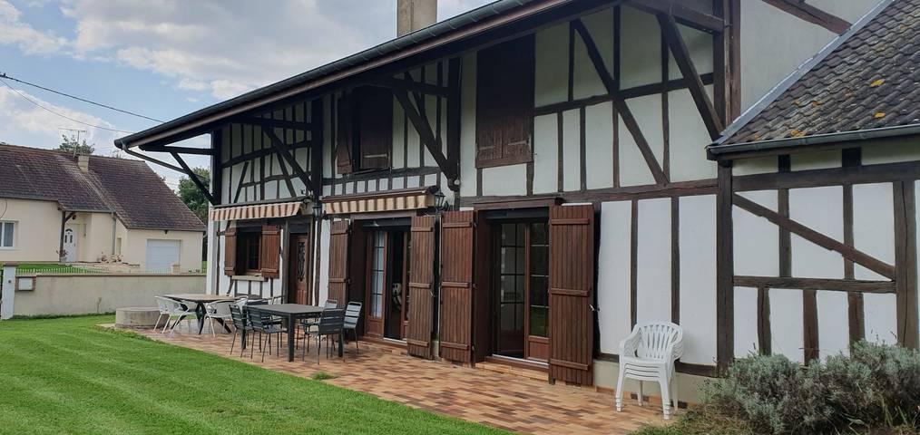 Gîte pour 12 personnes, avec terrasse et jardin, animaux acceptés dans Haute-Marne - 3