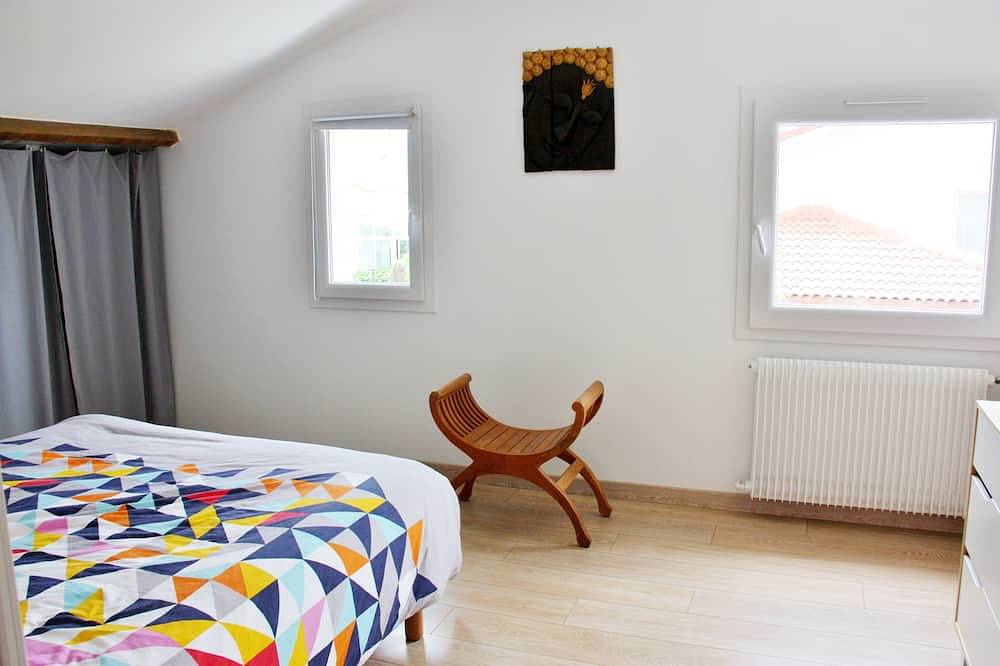 Pleasant house in quiet neighbourhood in Pau, Béarn