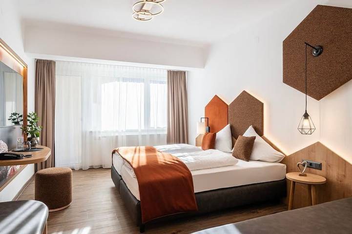 Ferienhaus für 2 Personen, mit Sauna und Pool sowie Whirlpool und Garten