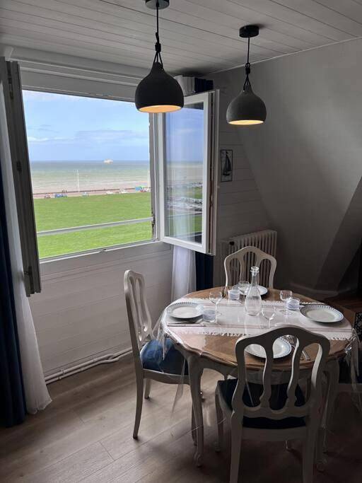 Appartement entier, L'air de la mer deux étoiles in Plage Dieppe, Dieppe
