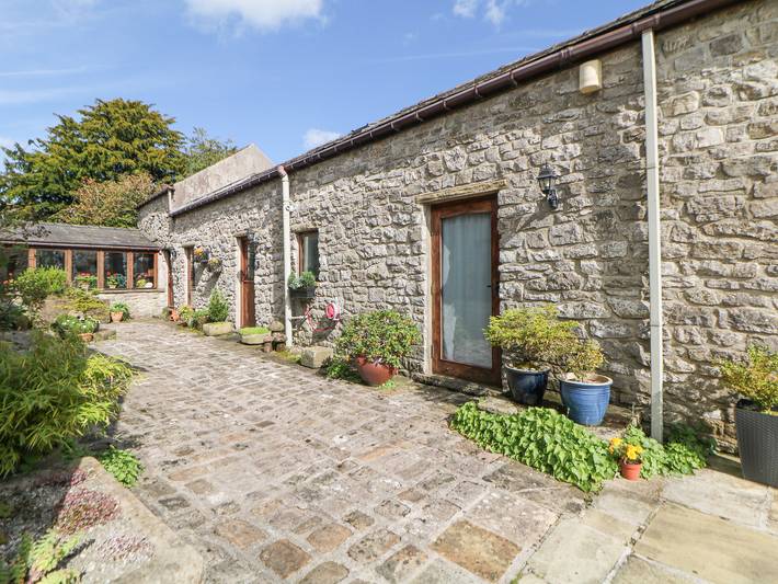 Courtyard Cottage in Peak Forest, Derbyshire
