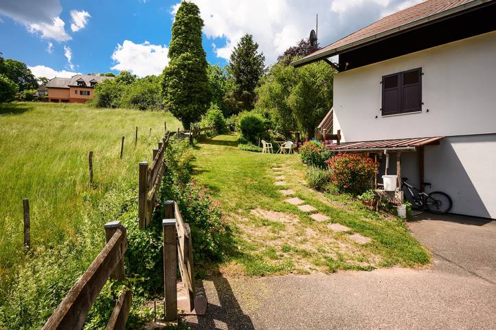 Appartement entier, Appartement « Au Petit Chamois » avec vue montagne, jardin privé et Wi-Fi in Breitenbach-Haut-Rhin, Parc naturel régional des Ballons des Vosges