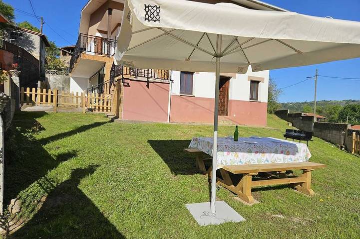 Ferienhaus für 6 Personen, mit Terrasse und Garten - 1