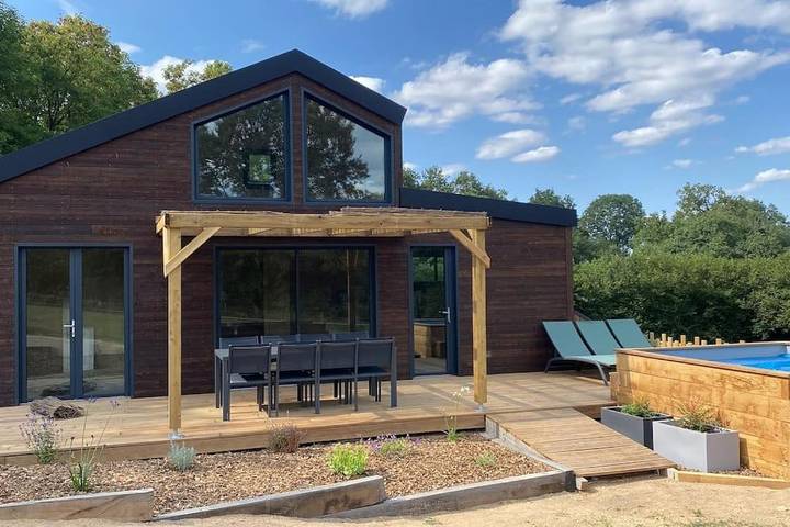 Maison pour 7 personnes, avec Jacuzzi et Terrasse ainsi que Jardin et Piscine à Bressuire