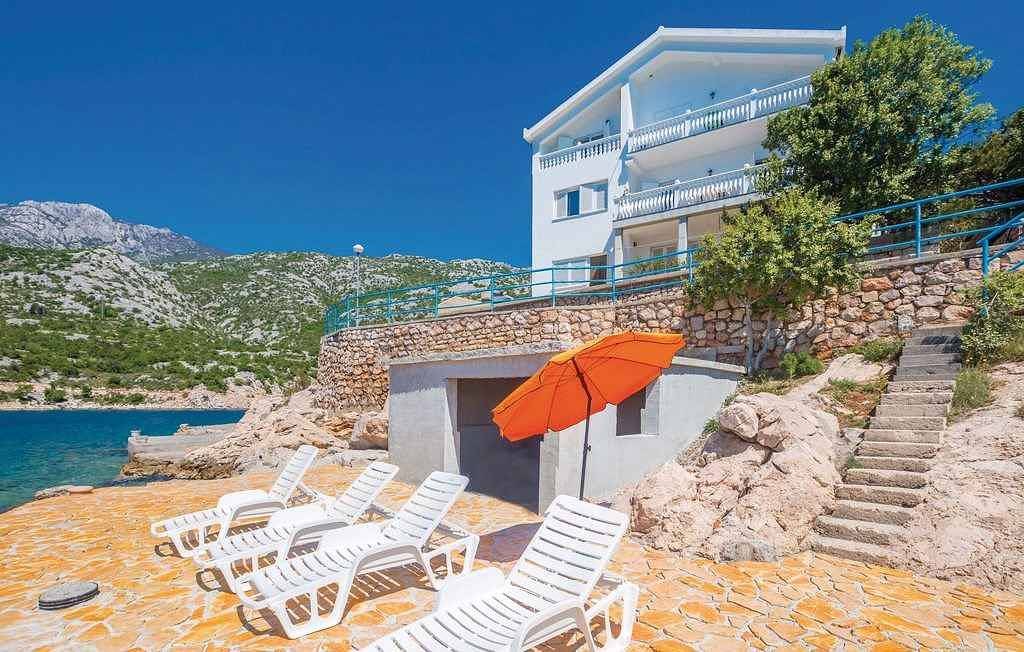 Appartement de vacances entier, Appartement de vacances direct sur la mer  in Karlobag, Région de Kvarner