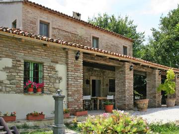 Ferienwohnung für 2 Personen, mit Garten und Pool in Marche