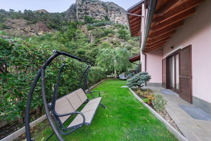 Apartment 'Casa Vacanze Villatanya -  Cir 0014' with Mountain View, Shared Garden and Wi-Fi