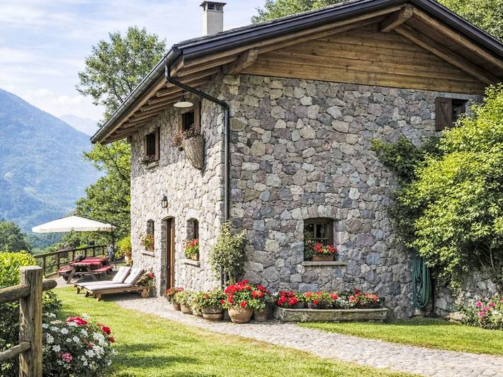 Casa vacanza per 7 persone, con Balcone e Terrazza nonché Giardino e Sauna a Pergine Valsugana