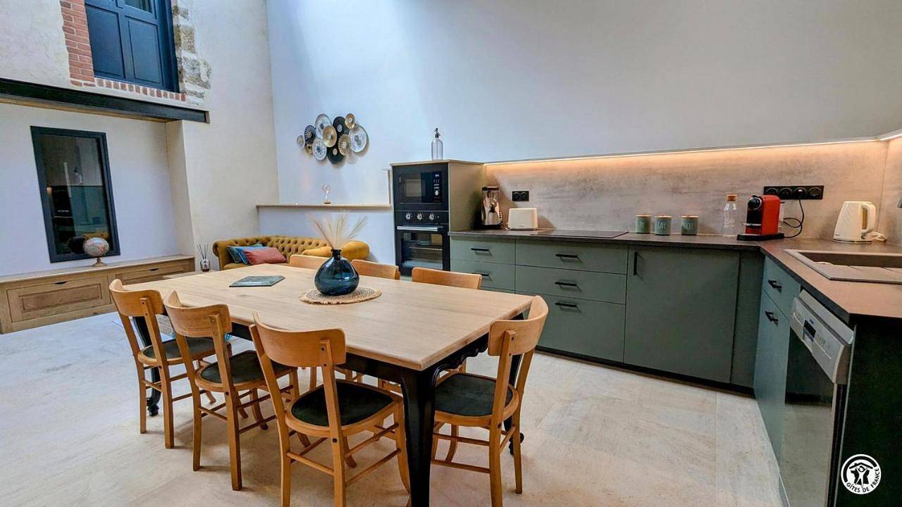 Two-Bedroom Townhouse in Arnay-le-Duc, Région de Beaune