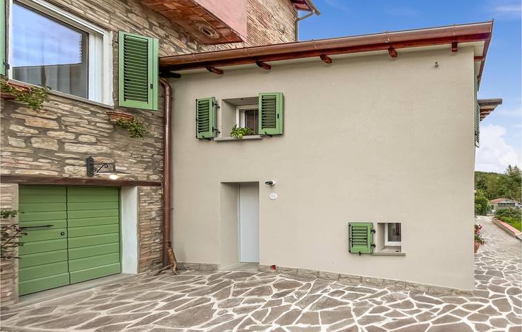 Accogliente appartamento con giardino e parcheggio, vicino al Tevere in Umbertide, Valtiberina