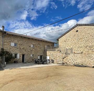 Gîte pour 9 personnes, avec jardin à Saint-Pierre-Eynac