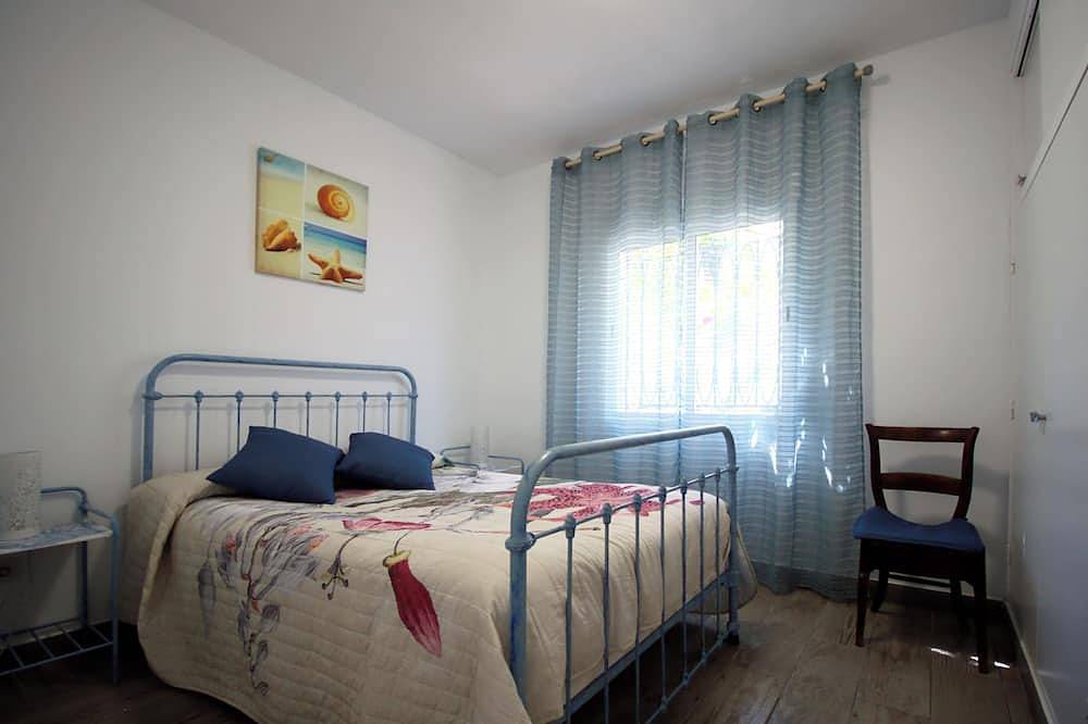 Casa Adosada con Jardin y Barbacoa a dos Pasos de la Playa in Torredembarra, Costa Dorada