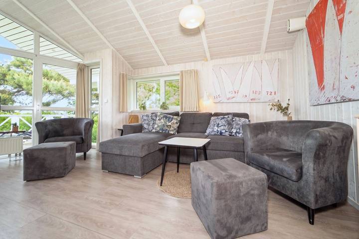 Ferienhaus für 8 Personen, mit Whirlpool und Terrasse sowie Garten und Sauna in Priwall
