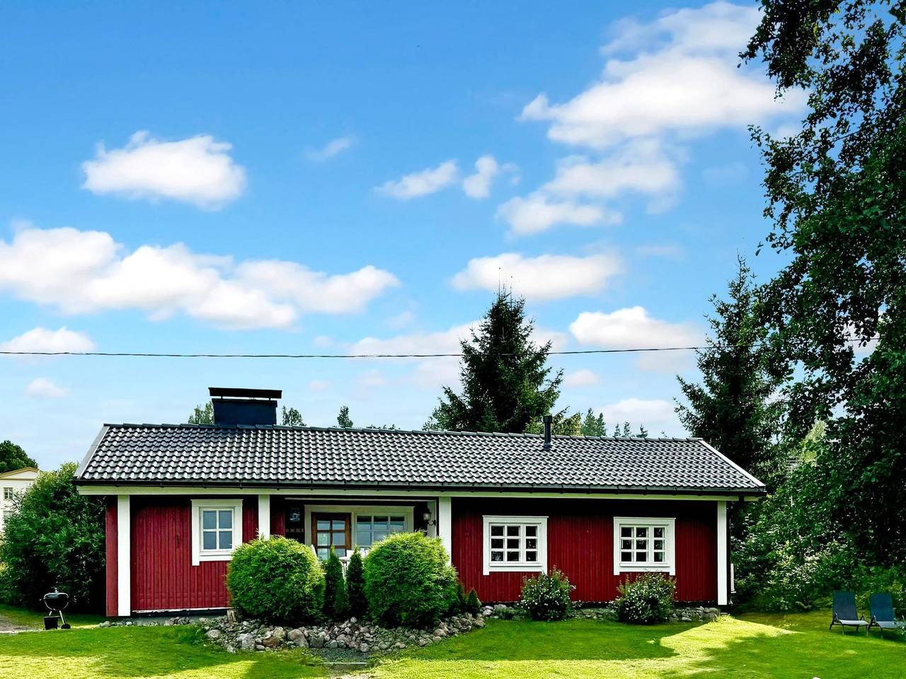 Peukaloinen in Hirsjärvi, Finland Proper