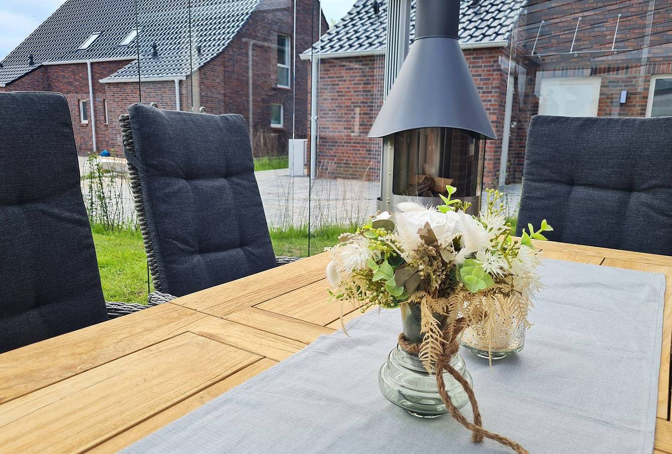 Haus Malia, Luxeriöses Ferienhaus direkt an der Nordsee in Fedderwardersiel, Butjadingen